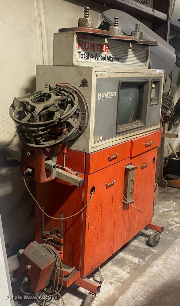 image for item KV9754 Hunter D111   alignment machine