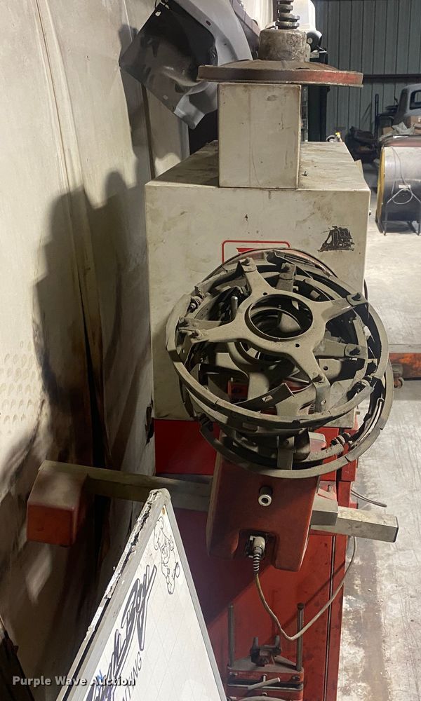 image for item KV9754 Hunter D111   alignment machine