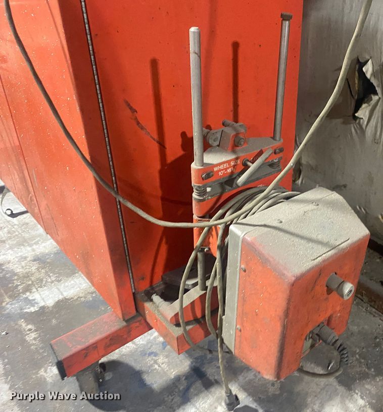 image for item KV9754 Hunter D111   alignment machine