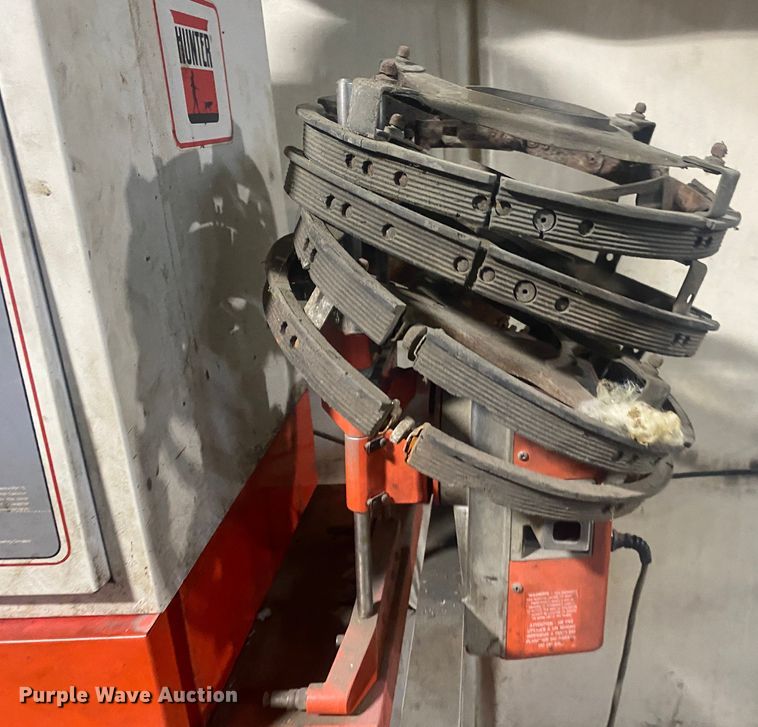 image for item KV9754 Hunter D111   alignment machine