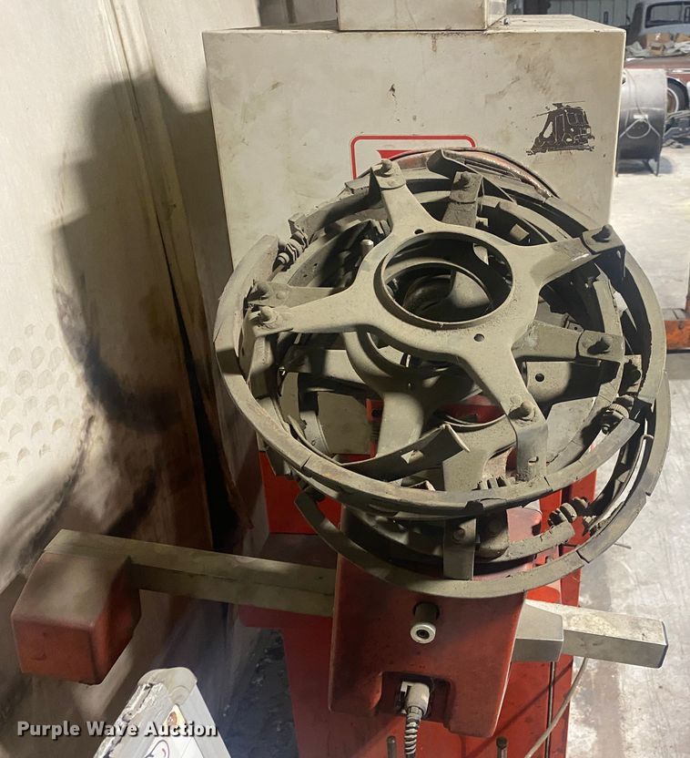 image for item KV9754 Hunter D111   alignment machine