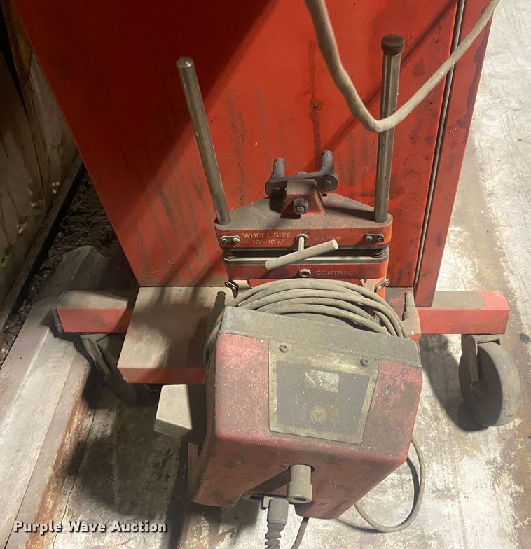 image for item KV9754 Hunter D111   alignment machine