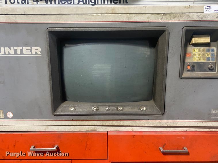 image for item KV9754 Hunter D111   alignment machine