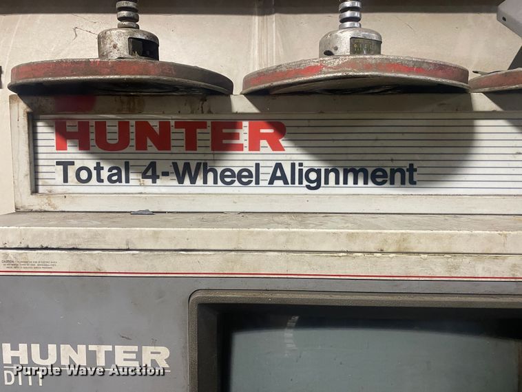 image for item KV9754 Hunter D111   alignment machine