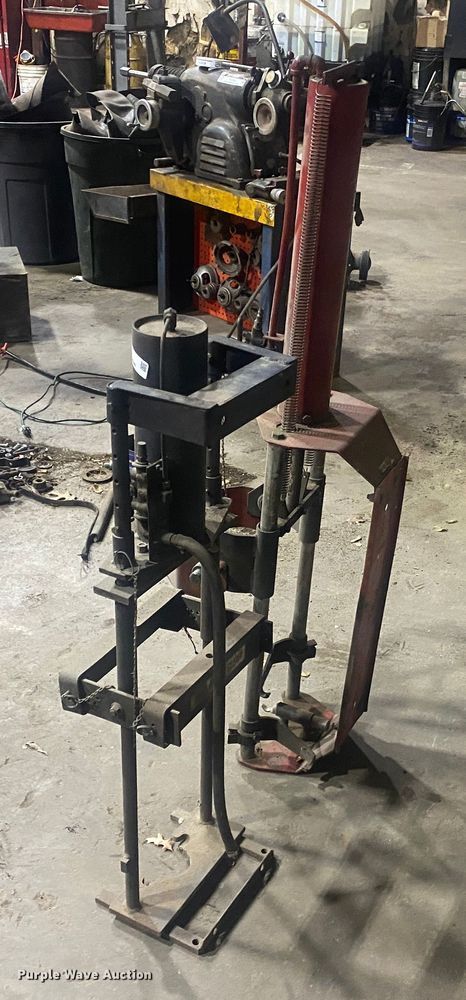 image for item KV9755 (2) strut compressors