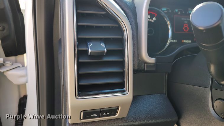 image for item LA9315 2018 Ford F150 Lariat SuperCrew pickup truck