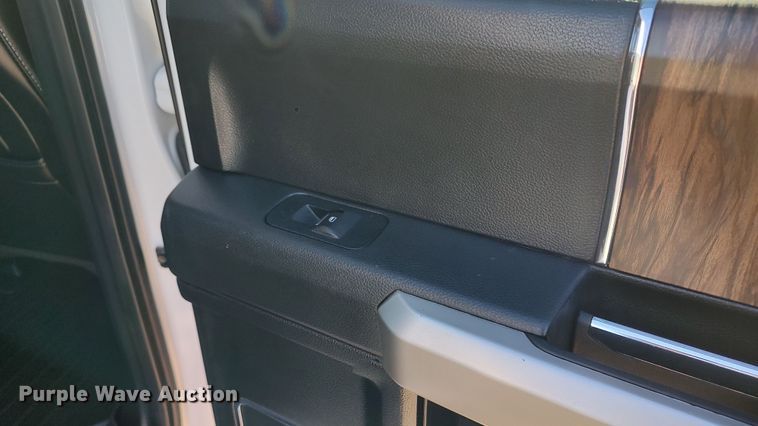 image for item LA9315 2018 Ford F150 Lariat SuperCrew pickup truck