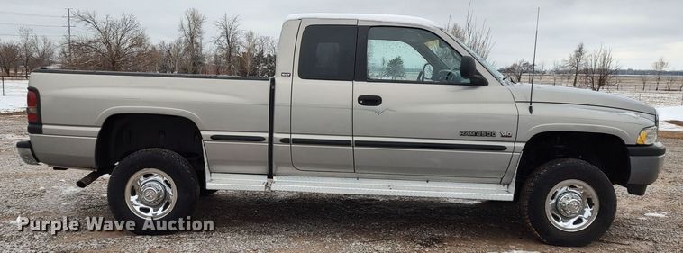 image for item LA9328 1998 Dodge Ram 2500  Quad Cab pickup truck