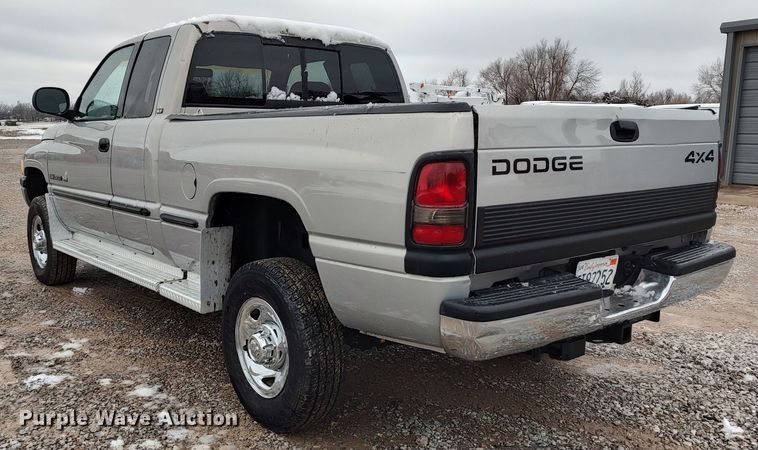 image for item LA9328 1998 Dodge Ram 2500  Quad Cab pickup truck