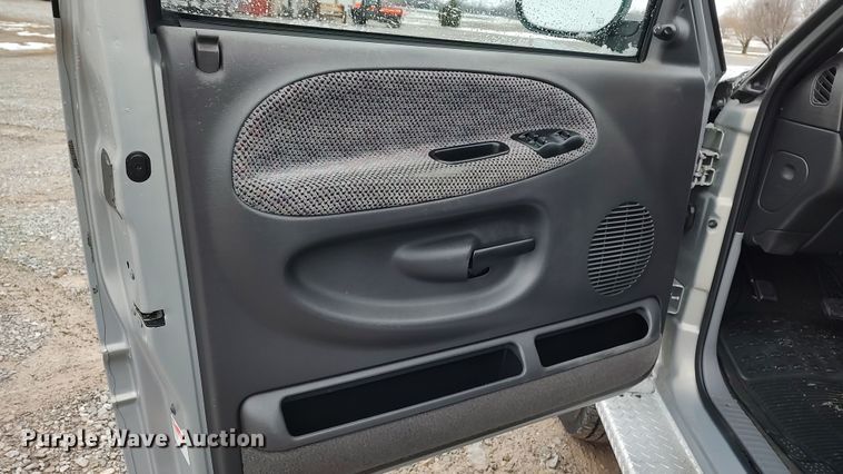 image for item LA9328 1998 Dodge Ram 2500  Quad Cab pickup truck