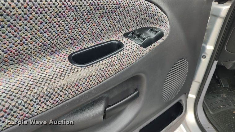 image for item LA9328 1998 Dodge Ram 2500  Quad Cab pickup truck