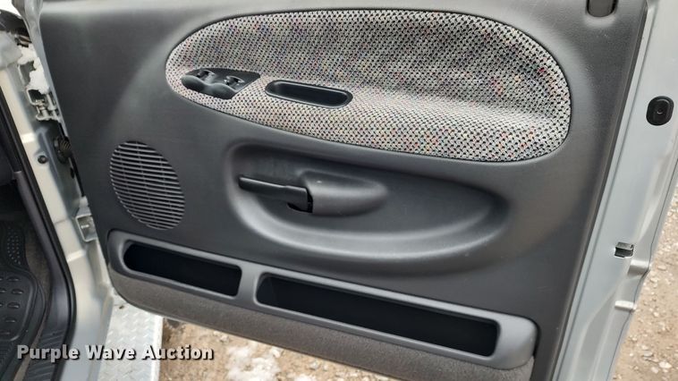 image for item LA9328 1998 Dodge Ram 2500  Quad Cab pickup truck