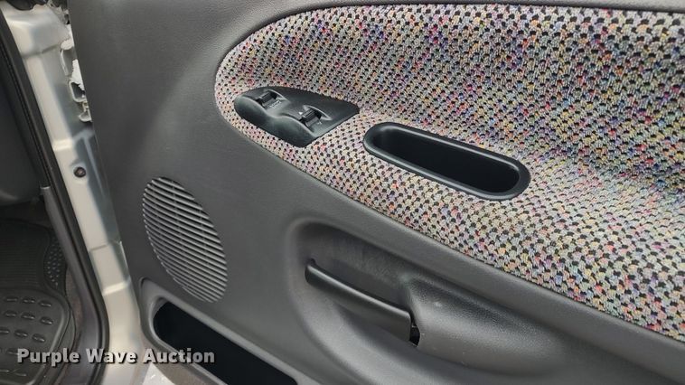 image for item LA9328 1998 Dodge Ram 2500  Quad Cab pickup truck