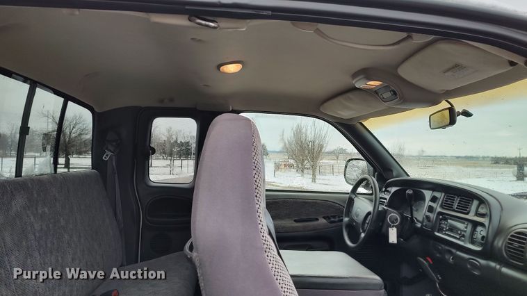 image for item LA9328 1998 Dodge Ram 2500  Quad Cab pickup truck