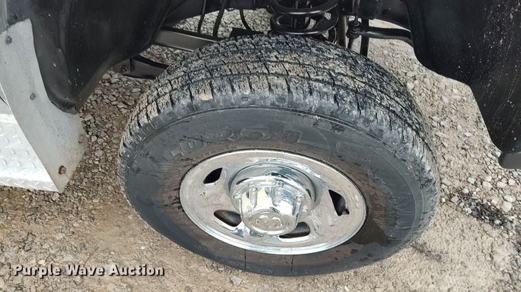 image for item LA9328 1998 Dodge Ram 2500  Quad Cab pickup truck