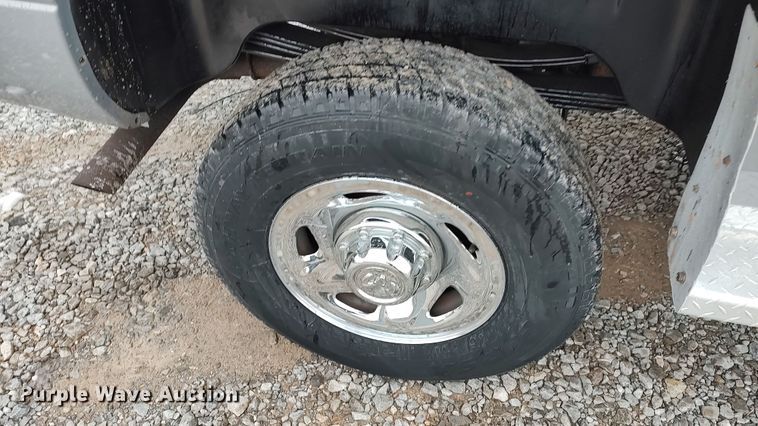 image for item LA9328 1998 Dodge Ram 2500  Quad Cab pickup truck