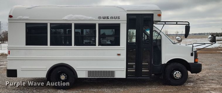 image for item LA9329 2004 Chevrolet Express G3500  school bus