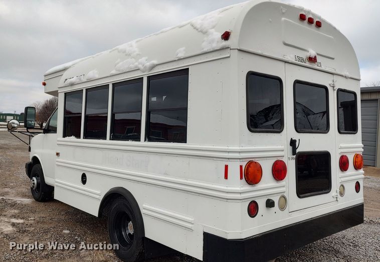 image for item LA9329 2004 Chevrolet Express G3500  school bus