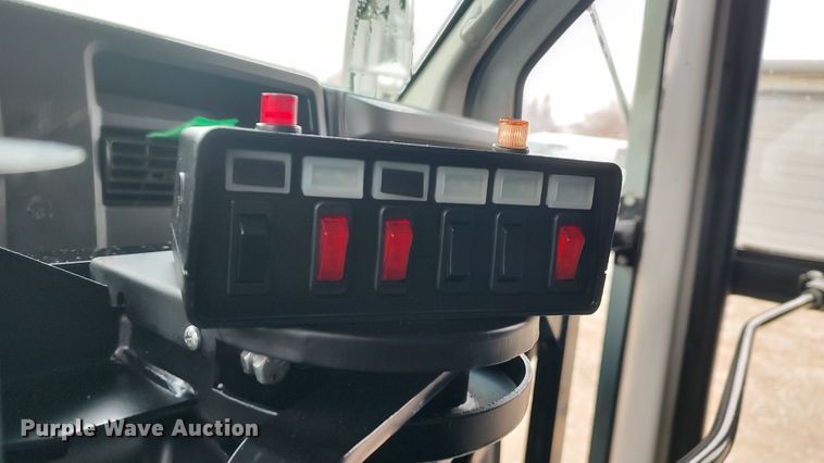 image for item LA9329 2004 Chevrolet Express G3500  school bus