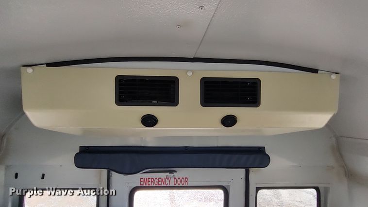 image for item LA9329 2004 Chevrolet Express G3500  school bus