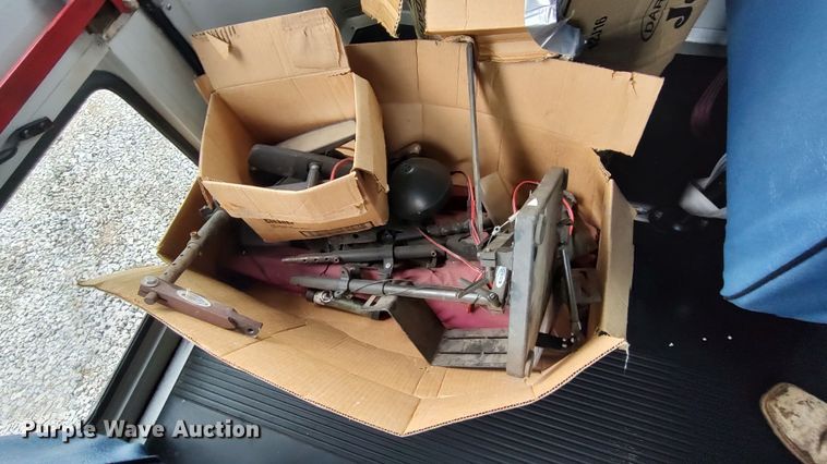 image for item LA9329 2004 Chevrolet Express G3500  school bus