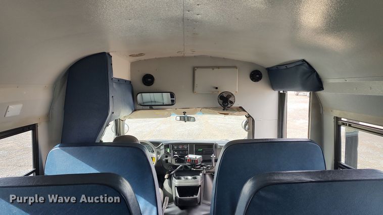 image for item LA9329 2004 Chevrolet Express G3500  school bus