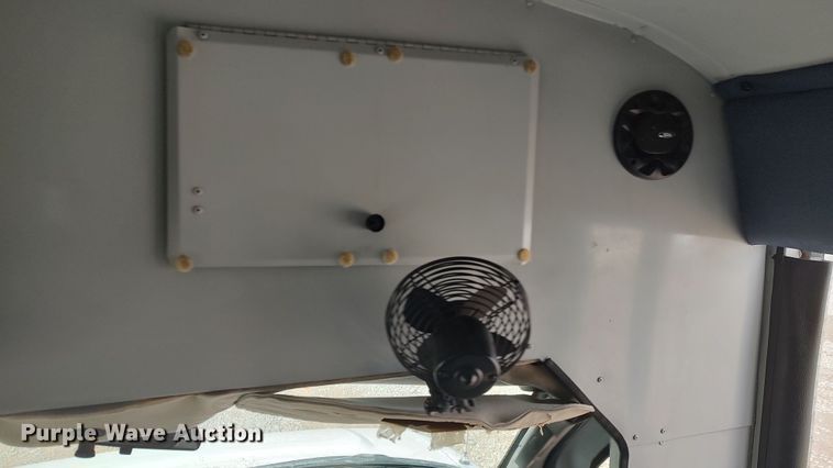 image for item LA9329 2004 Chevrolet Express G3500  school bus