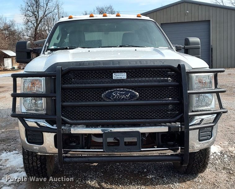 image for item LA9330 2011 Ford F350 Super Duty  SuperCab utility bed pickup truck