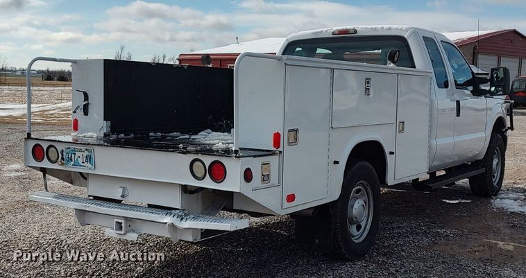 image for item LA9330 2011 Ford F350 Super Duty  SuperCab utility bed pickup truck