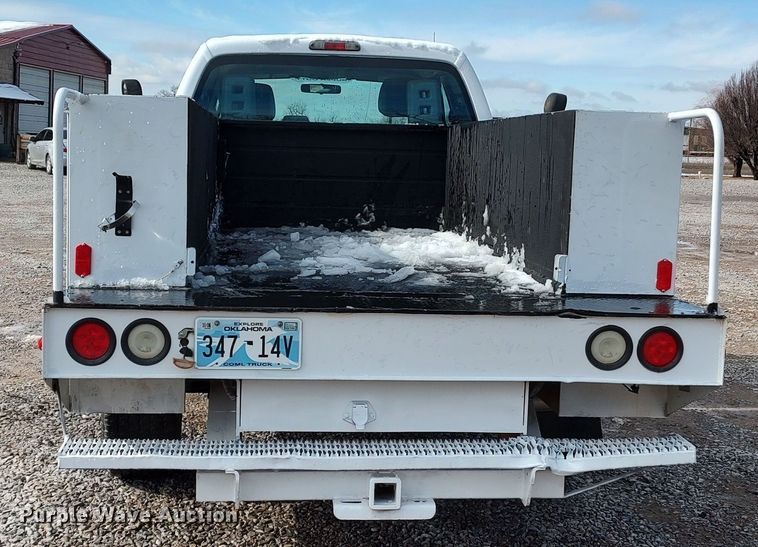 image for item LA9330 2011 Ford F350 Super Duty  SuperCab utility bed pickup truck