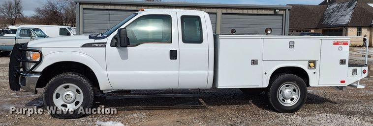 image for item LA9330 2011 Ford F350 Super Duty  SuperCab utility bed pickup truck