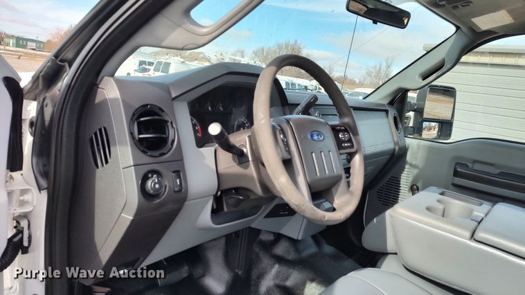 image for item LA9330 2011 Ford F350 Super Duty  SuperCab utility bed pickup truck