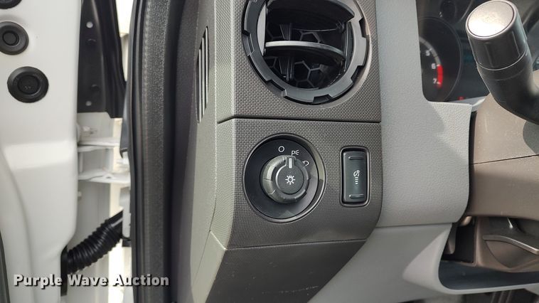 image for item LA9330 2011 Ford F350 Super Duty  SuperCab utility bed pickup truck