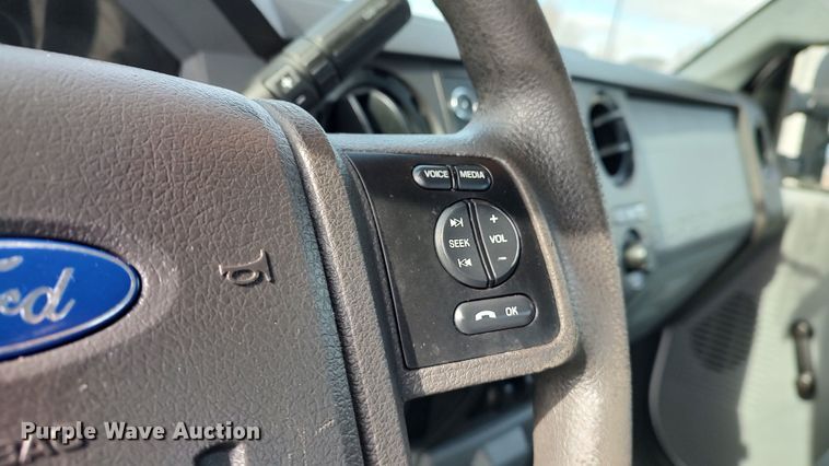 image for item LA9330 2011 Ford F350 Super Duty  SuperCab utility bed pickup truck