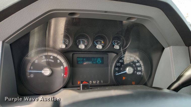 image for item LA9330 2011 Ford F350 Super Duty  SuperCab utility bed pickup truck