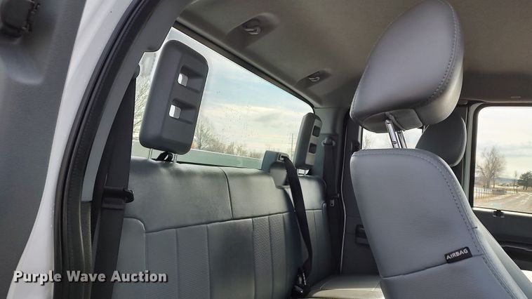 image for item LA9330 2011 Ford F350 Super Duty  SuperCab utility bed pickup truck