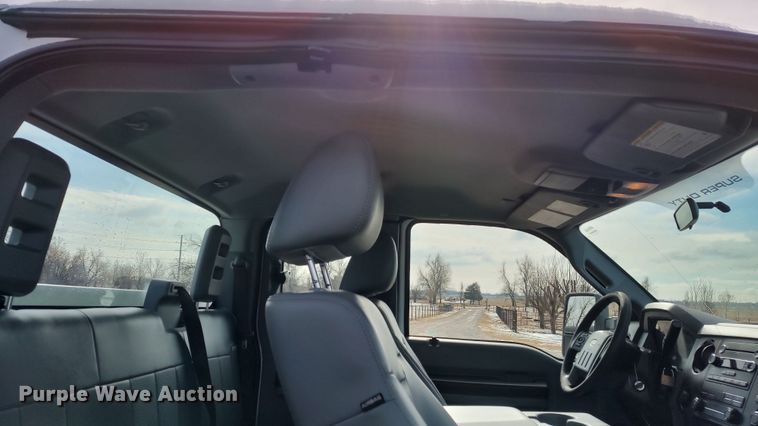 image for item LA9330 2011 Ford F350 Super Duty  SuperCab utility bed pickup truck