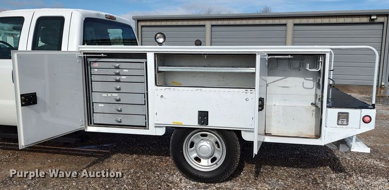 image for item LA9330 2011 Ford F350 Super Duty  SuperCab utility bed pickup truck