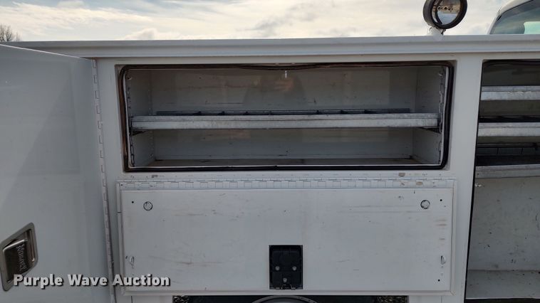 image for item LA9330 2011 Ford F350 Super Duty  SuperCab utility bed pickup truck