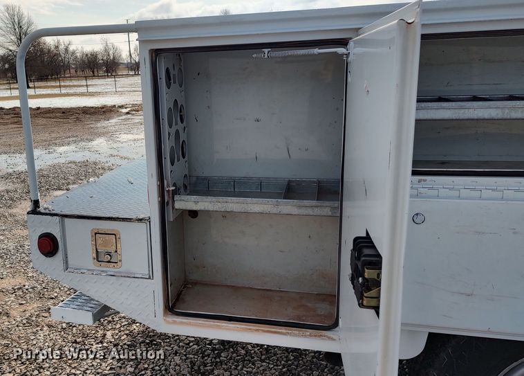 image for item LA9330 2011 Ford F350 Super Duty  SuperCab utility bed pickup truck