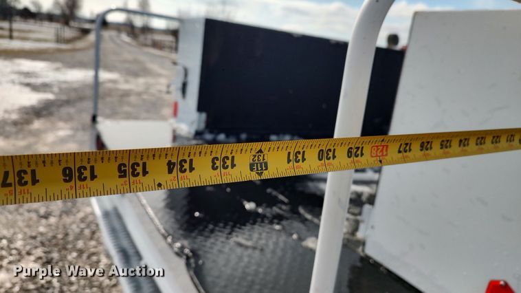 image for item LA9330 2011 Ford F350 Super Duty  SuperCab utility bed pickup truck