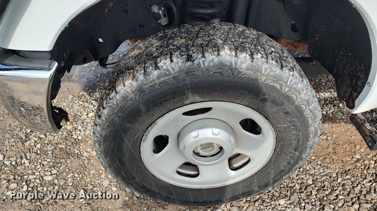 image for item LA9330 2011 Ford F350 Super Duty  SuperCab utility bed pickup truck