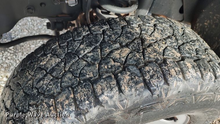 image for item LA9330 2011 Ford F350 Super Duty  SuperCab utility bed pickup truck