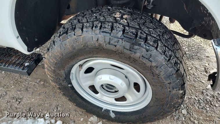 image for item LA9330 2011 Ford F350 Super Duty  SuperCab utility bed pickup truck