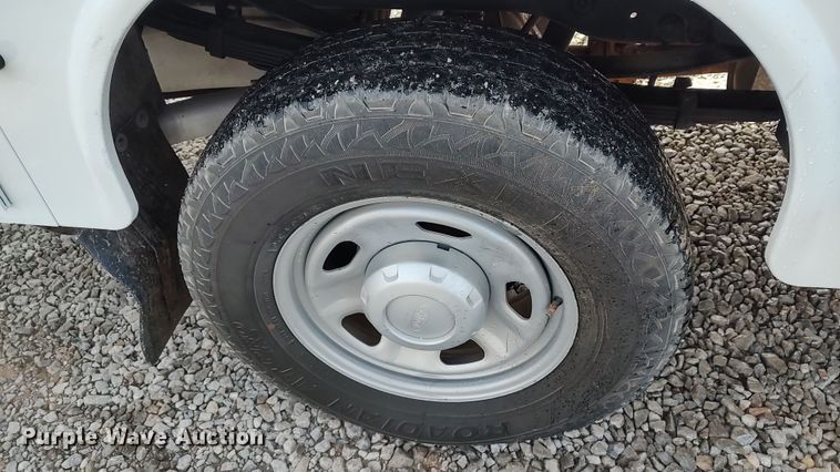 image for item LA9330 2011 Ford F350 Super Duty  SuperCab utility bed pickup truck