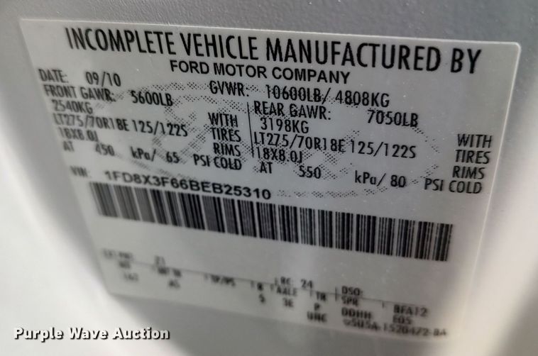 image for item LA9330 2011 Ford F350 Super Duty  SuperCab utility bed pickup truck