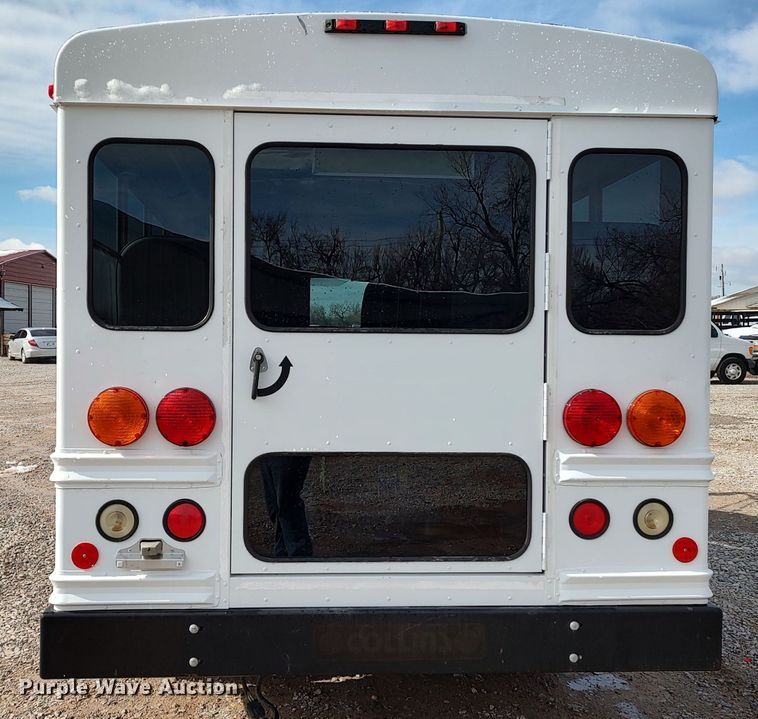 image for item LA9331 2007 Chevrolet Express 3500  school bus