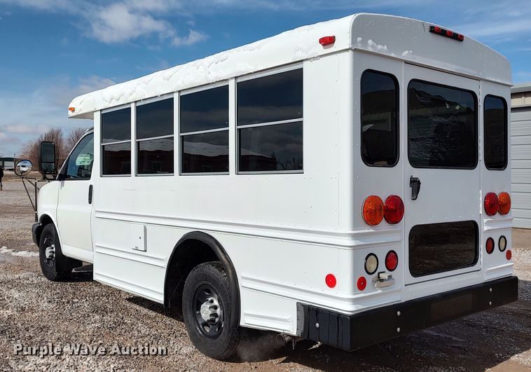 image for item LA9331 2007 Chevrolet Express 3500  school bus