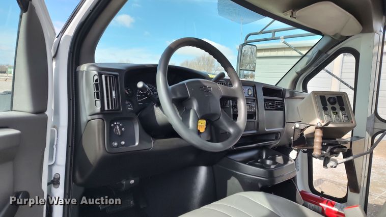 image for item LA9331 2007 Chevrolet Express 3500  school bus