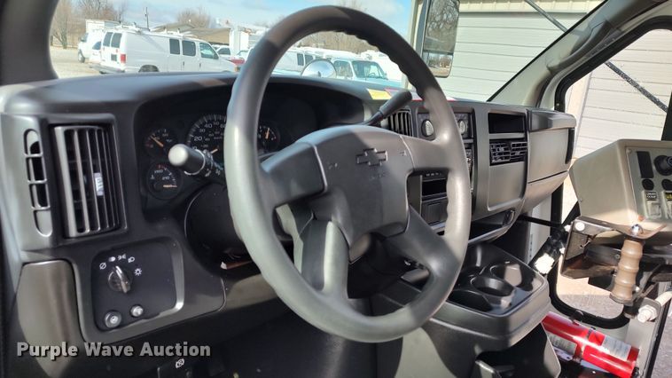 image for item LA9331 2007 Chevrolet Express 3500  school bus